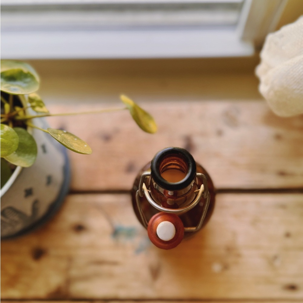 Grolsch Amber Brown Beer Bottle w/Porcelain Swing Top Lid Stopper - Picture 4 of 5
